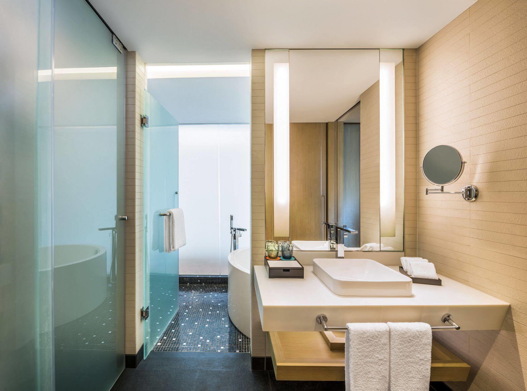 Le Meridien Qingdao West Coast Exteriör bild